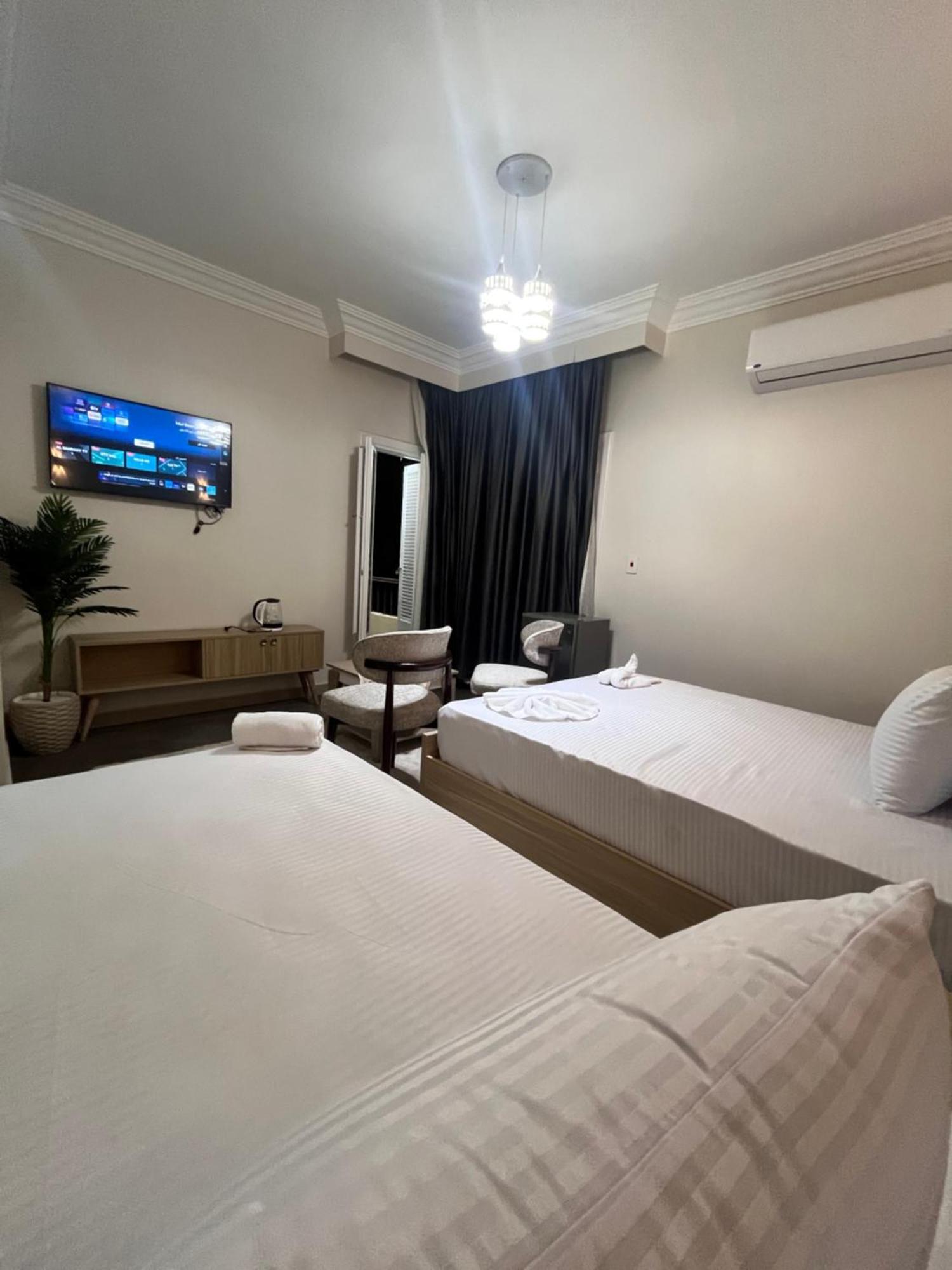 Triple Garden View Hotel El El Cairo Exterior foto